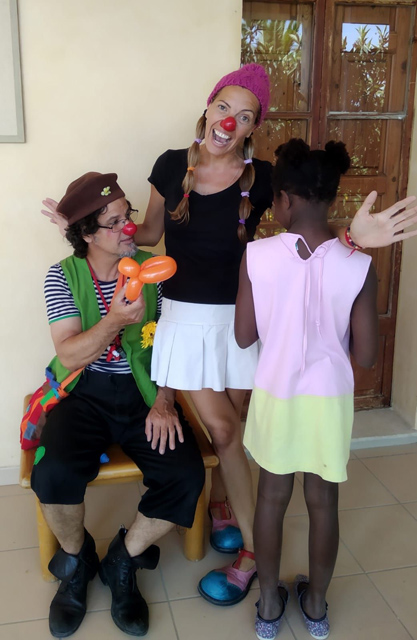 Brindis Solidario Protos - La figura del clown en la educación en valores y el bienestar emocional de los niños en los Centros de Acogida de Menores.