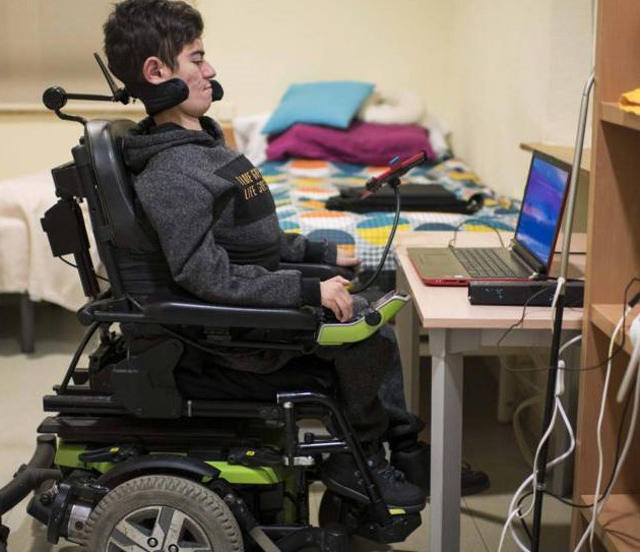 Brindis Solidario Protos - Equipamiento de aula formativa para personas con discapacidad en búsqueda de empleo para que accedan a una cualificación profesional