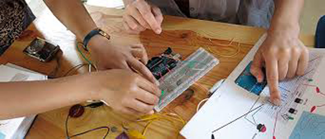 Brindis Solidario Protos - Actividades lúdicas de programación con Arduino para niños con cáncer